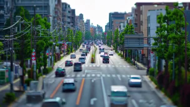 Un intervallo di tempo di ingorgo traffico in miniatura al viale di giorno nel centro tiltshift ribaltamento — Video Stock