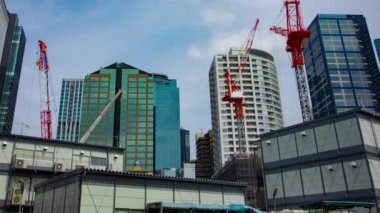 Shinjuku 'da yapım aşamasındaki vinç zaman çizelgesi.