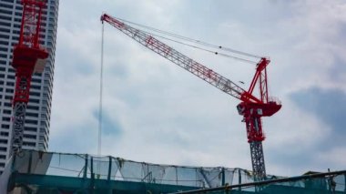 Shinjuku 'da yapım aşamasındaki vinç zaman çizelgesi.