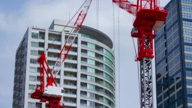 Shinjuku 'da yapım aşamasındaki vinç zaman çizelgesi.