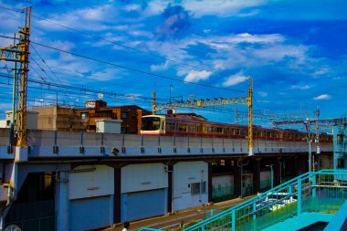 Tokyo şehir merkezinde gündüz vakti yapılan bir tren yolu zaman çizelgesi.