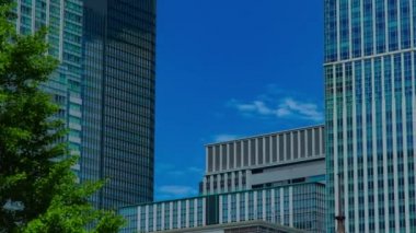 Bulutun zaman çizelgesi uzun vadeli iş kasabasındaki binayı yansıtıyor.