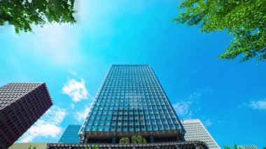 Bulutun zaman çizelgesi iş kasabasındaki binayı yansıtıyor.