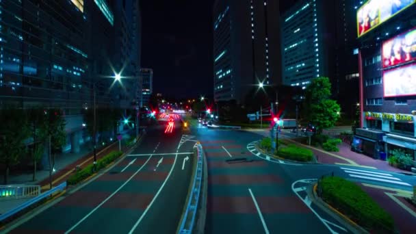 Ein nächtlicher Stau auf der Stadtstraße in Aoyama — Stockvideo