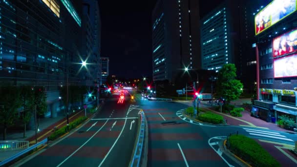 Ein nächtlicher Stau auf der Stadtstraße in Aoyama Weitwinkel — Stockvideo