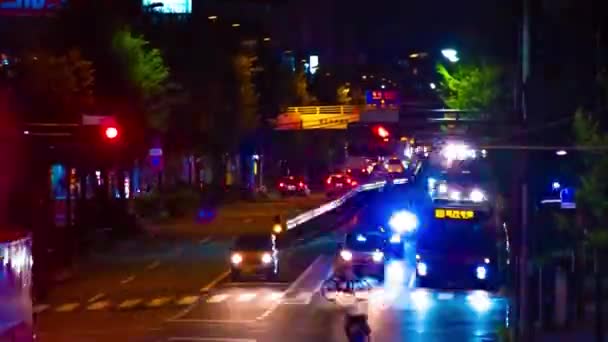 Ночной затор пробок на улице в центре Токио, длинный наклон — стоковое видео