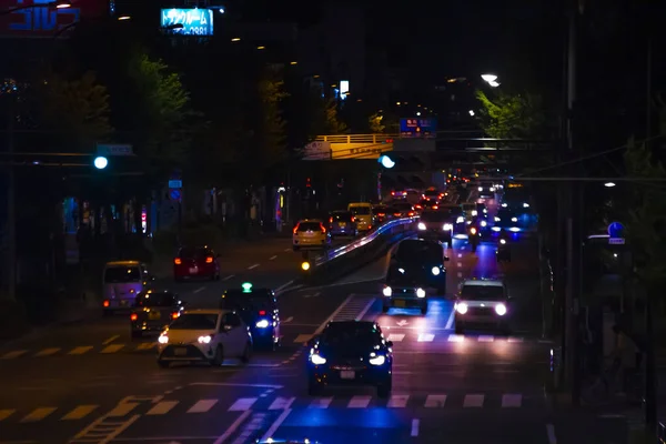 도쿄 시내 도로에서 야간 교통 체증은 오래 지속되었다. — 스톡 사진