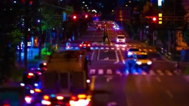 Minyatür trafik sıkışıklığının gece vardiyası.
