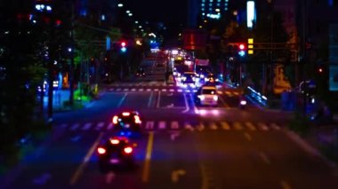 Minyatür trafik sıkışıklığının gece vardiyası.