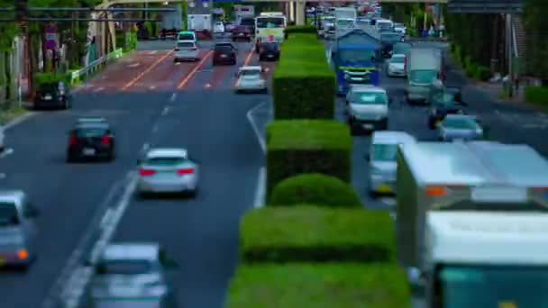 Een tijdspanne van miniatuur benedenstad straat op de avenue overdag tiltshift panning — Stockvideo