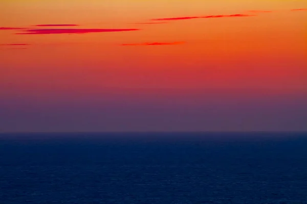 Puesta de sol en el océano panorámico en el promontorio de Mineyama en Amami oshima Kagoshima — Foto de Stock