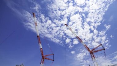 Tokyo 'da yapım aşamasındaki vincin zaman çizelgesi. Yüksek kalite 4K görüntü. Koto bölgesi Shinonome Tokyo 06.30. 2025 Tokyo 'nun merkezidir.. 