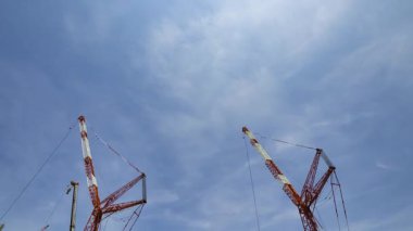 Tokyo 'da yapım aşamasındaki vincin zaman çizelgesi. Yüksek kalite 4K görüntü. Koto bölgesi Shinonome Tokyo 06.30. 2025 Tokyo 'nun merkezidir.. 