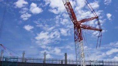 Tokyo 'da yapım aşamasındaki vincin zaman çizelgesi. Yüksek kalite 4K görüntü. Koto bölgesi Shinonome Tokyo 06.30. 2025 Tokyo 'nun merkezidir.. 