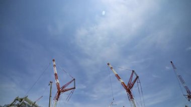 Tokyo 'da yapım aşamasındaki vincin zaman çizelgesi. Yüksek kalite 4K görüntü. Koto bölgesi Shinonome Tokyo 06.30. 2025 Tokyo 'nun merkezidir.. 