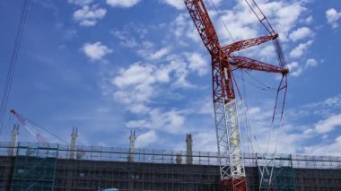 Tokyo 'da yapım aşamasındaki vincin zaman çizelgesi. Yüksek kalite 4K görüntü. Koto bölgesi Shinonome Tokyo 06.30. 2025 Tokyo 'nun merkezidir.. 