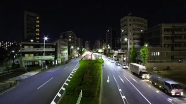 Tokyo şehir merkezindeki caddede gece trafiği sıkışıklığı. Yüksek kalite 4K görüntü. Kita bölgesi Ouji Tokyo Japonya 11.17.2025 Tokyo şehir merkezi..