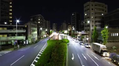 Tokyo şehir merkezindeki caddede gece trafiği sıkışıklığı. Yüksek kalite 4K görüntü. Kita bölgesi Ouji Tokyo Japonya 11.17.2025 Tokyo şehir merkezi..