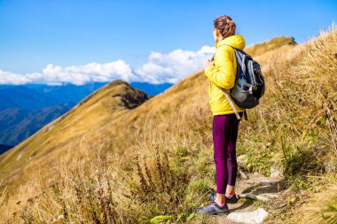 Rusya 'da mutlu insanlar yaz gününde zirvede. Sochi Krasnaya Polyana