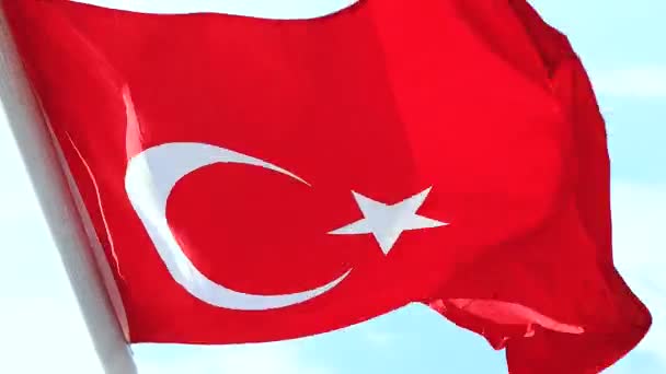 Widok z lotu ptaka na Stambuł Bosfor i flagę turecką — Wideo stockowe