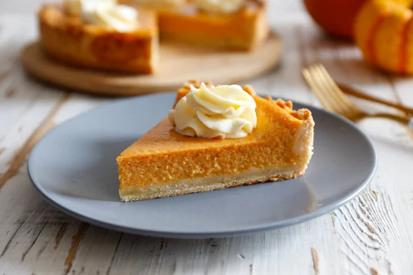 Comida Tradicional Acción Gracias Mesa Madera Naranja Deliciosa Tarta Calabaza — Foto de Stock