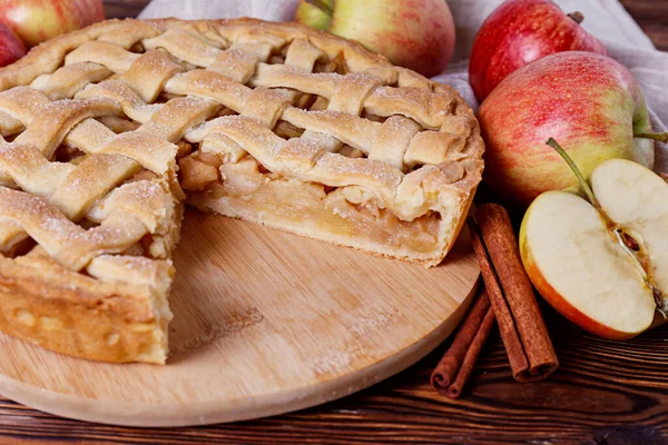 Traditionnel Américain Merci Donner Tarte Aux Pommes Biologiques Entières Bâtonnets — Photo