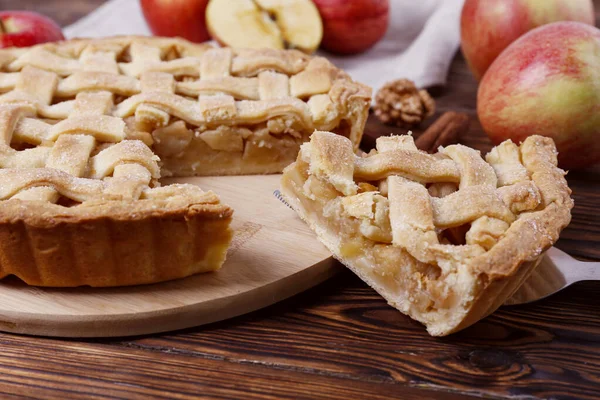 Traditional American Thanks Giving Pie Whole Organic Apples Cinnamon Sticks — Stock Photo, Image