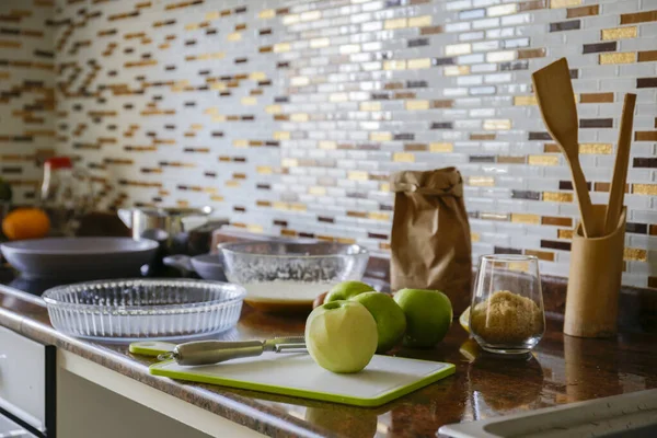 Process Cooking Traditional Tart Organic Apples Cinnamon Other Ingredients Table — Stock Photo, Image