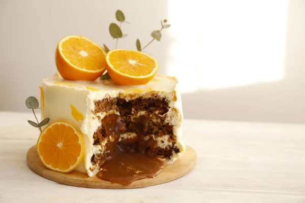 Torta Boda Minimalista Solo Nivel Con Glaseado Blanco Decoración Naranja — Foto de Stock