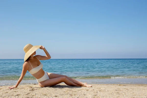 Mujer Caucásica Con Bikini Corporal Forma Traje Baño Con Parte — Foto de Stock