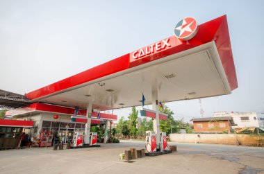 Sukhothai, Tayland - 30 Mart: Caltex yağ 30,2013 içinde Sukhothai Eyaleti, Tayland Mart'ta istasyonu. 24 saat hizmet vermek hazır.