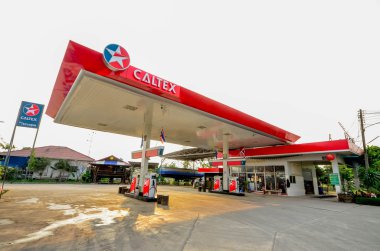 Sukhothai, Tayland - 30 Mart: Caltex yağ 30,2013 içinde Sukhothai Eyaleti, Tayland Mart'ta istasyonu. 24 saat hizmet vermek hazır.