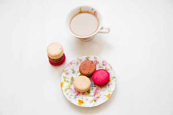 Colourful macaroons and coffee — Stock Photo, Image