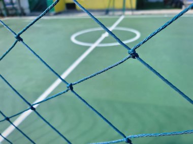 Küçük Futbol Sahasının Çevresinde Yakın Bağlantı ve Ağ