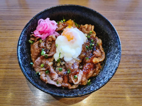 Vista Ángulo Alto Del Arroz Con Carne Res Huevo Tazón — Foto de Stock