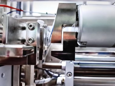 Makine Malzemelerinde Parlak Robot Sıkıştırıcıları