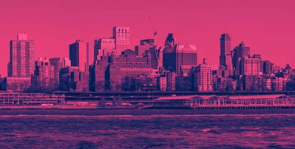 Brooklyn New York City Skyline Met Kleurrijke Roze Blauwe Duotone — Stockfoto
