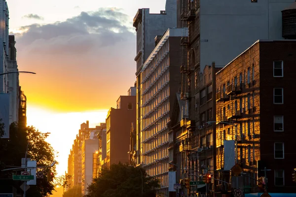 Warm Light Sunset Shining Buildings 23Rd Street Midtown Manhattan Nyc — Stock Photo, Image