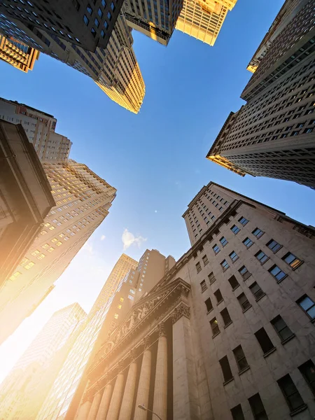 Buildings Wall Street Towering Overhead Blue Sky Background Historic Financial — Stock Photo, Image