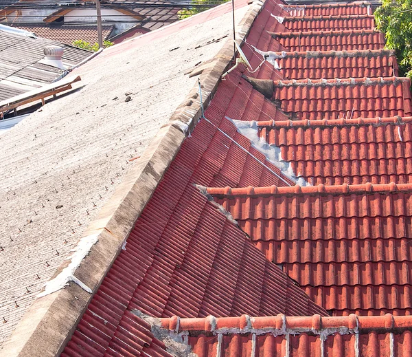 Telhado vermelho para a construção — Fotografia de Stock