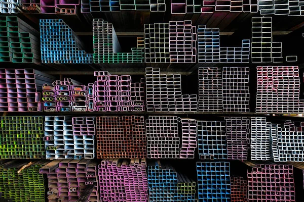 Empilement Formes Variées Métal Coloré Dans Magasin Fer Entrepôt Acier — Photo