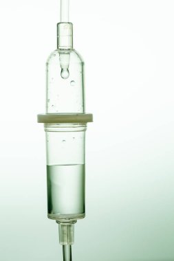 Tuz solüsyonu bırakın, yakın çekim.