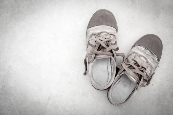 Sapatos Velhos Fundo Sujo Processado Estilo Grunge — Fotografia de Stock