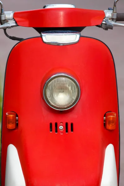 Vintage Stylu Motocykl Światła Czerwonym Nadwoziem — Zdjęcie stockowe