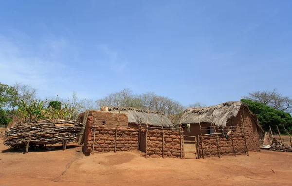 西アフリカのガーナで撮影されたアフリカスタイルのクレイハウス — ストック写真