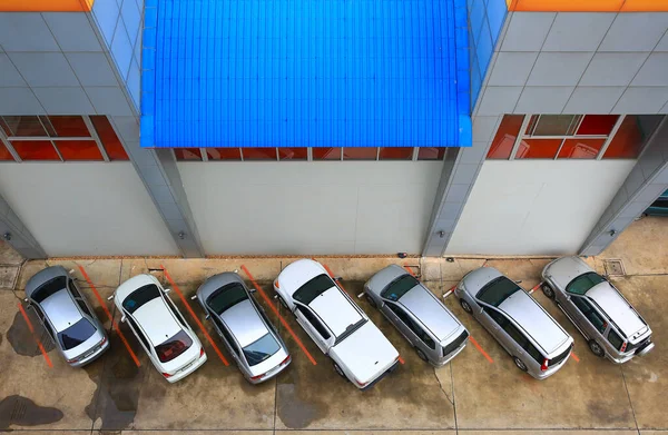 Parque Carros Ordem Lado Edifício Escritórios — Fotografia de Stock