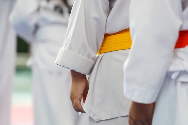 Atletas Taekwondo Con Cinturón Uniforme Amarillo — Foto de Stock