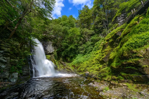 Cascata di Bushkill in primavera a Poconos, PA — Foto Stock