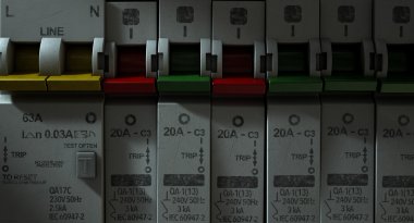 Elektrik devre kesici Masası