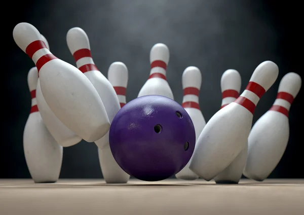 Dieci pin bowling pin e palla — Foto Stock